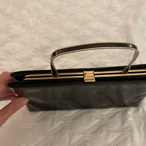 Ande' Evening Clutch w/Gold Twisted Handle 1960’s Vintage Black Patent.GORGEOUS! - Picture 3 of 13